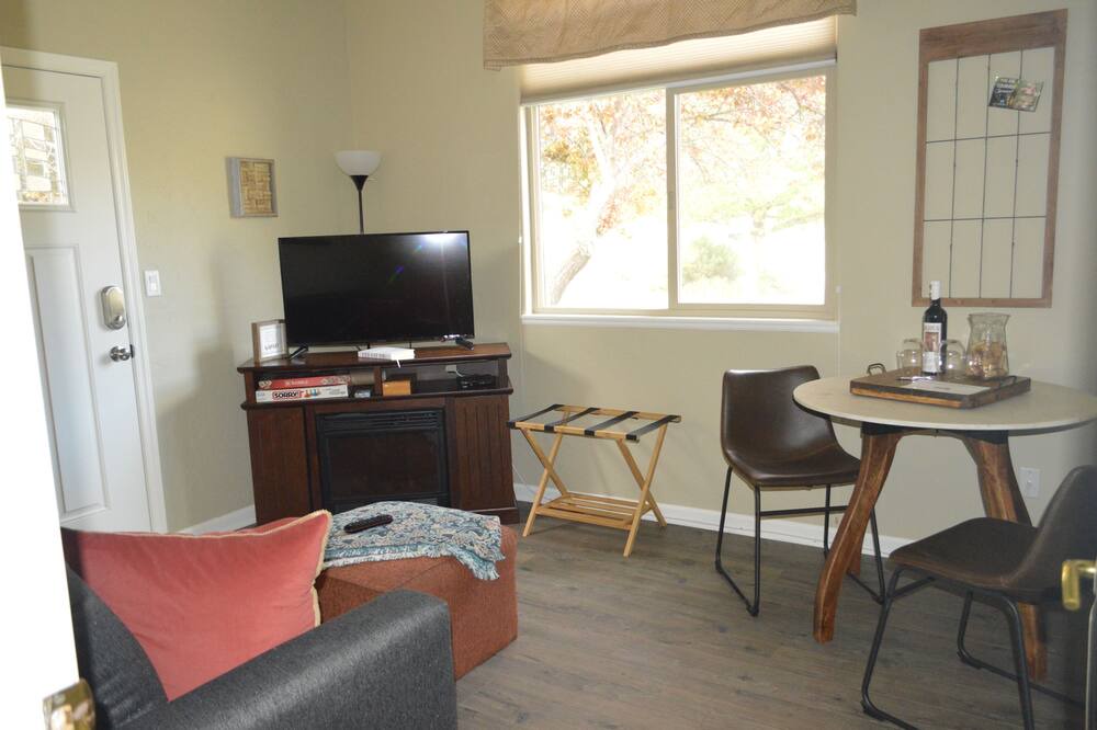 Photo of Livingroom in Palisade