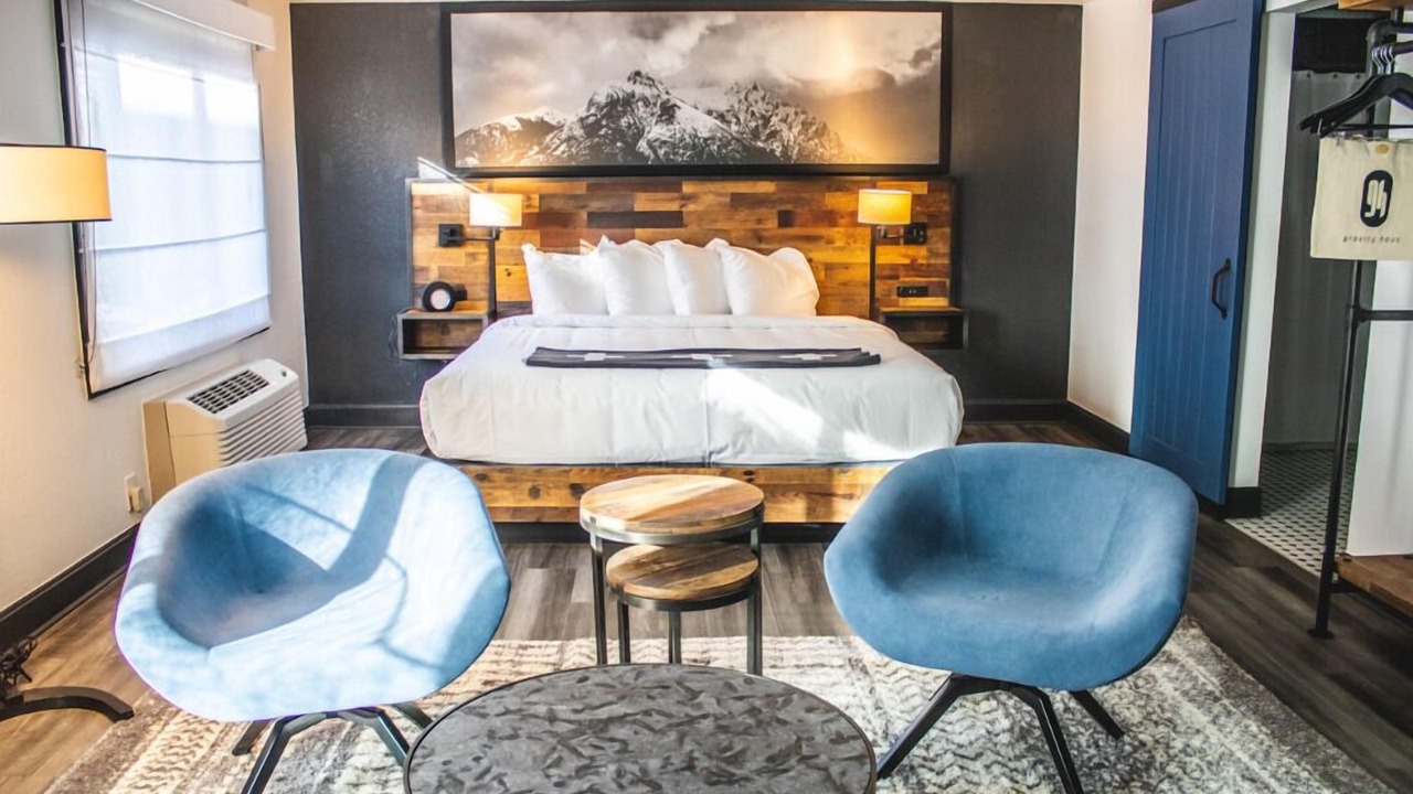 Photo of Bedroom in Peak 9
