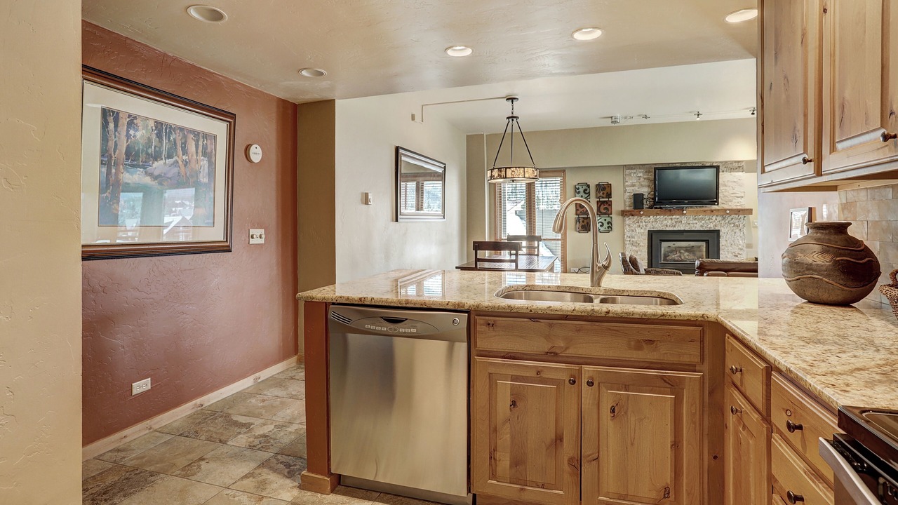 Photo of Kitchen in Peak 9