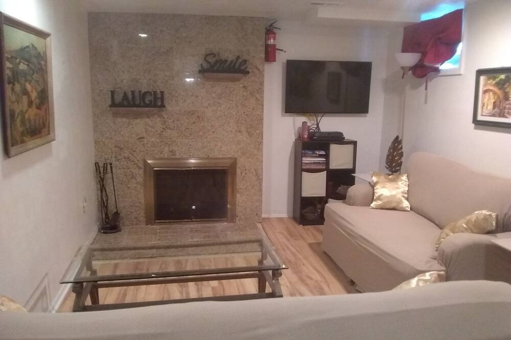 Photo of Livingroom in North Aurora