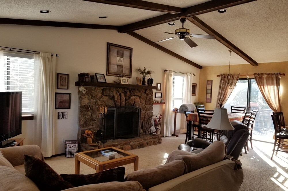 Photo of Livingroom in Evergreen
