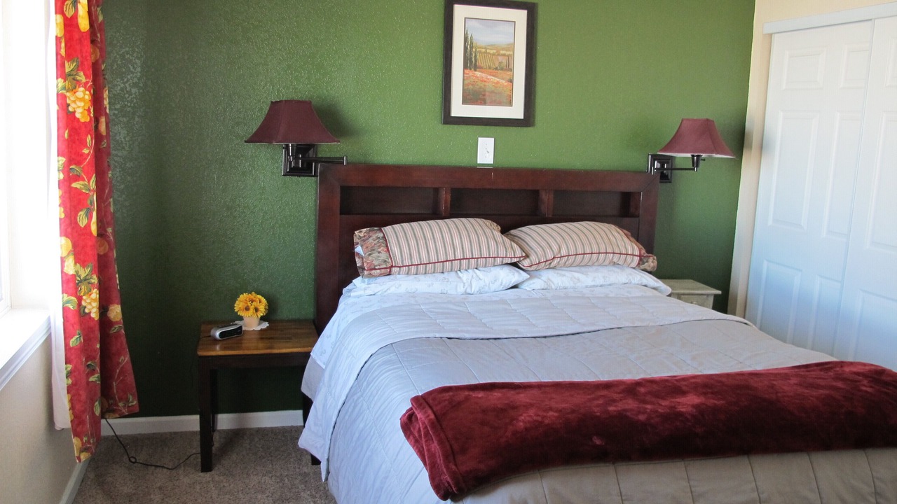 Photo of Bedroom in Larkspur
