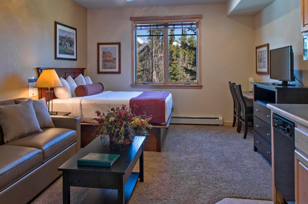 Photo of Bedroom in Peak 9