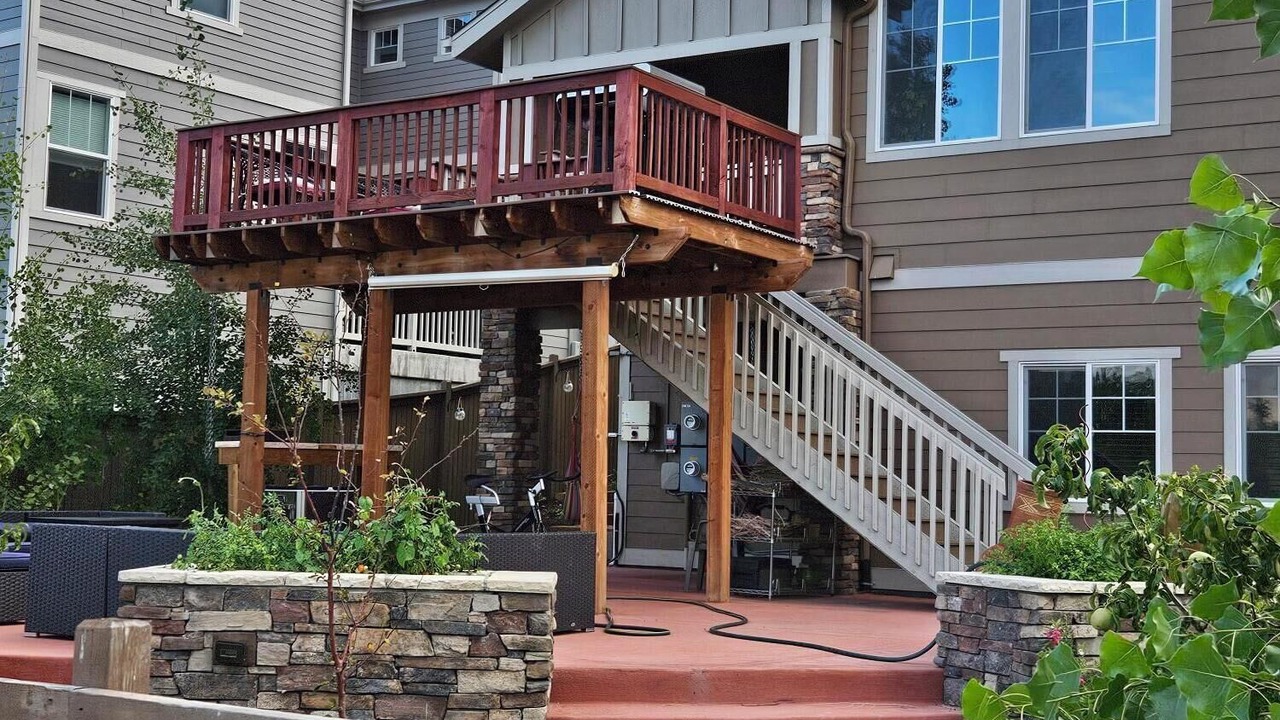 Photo of Outdoor in Golden