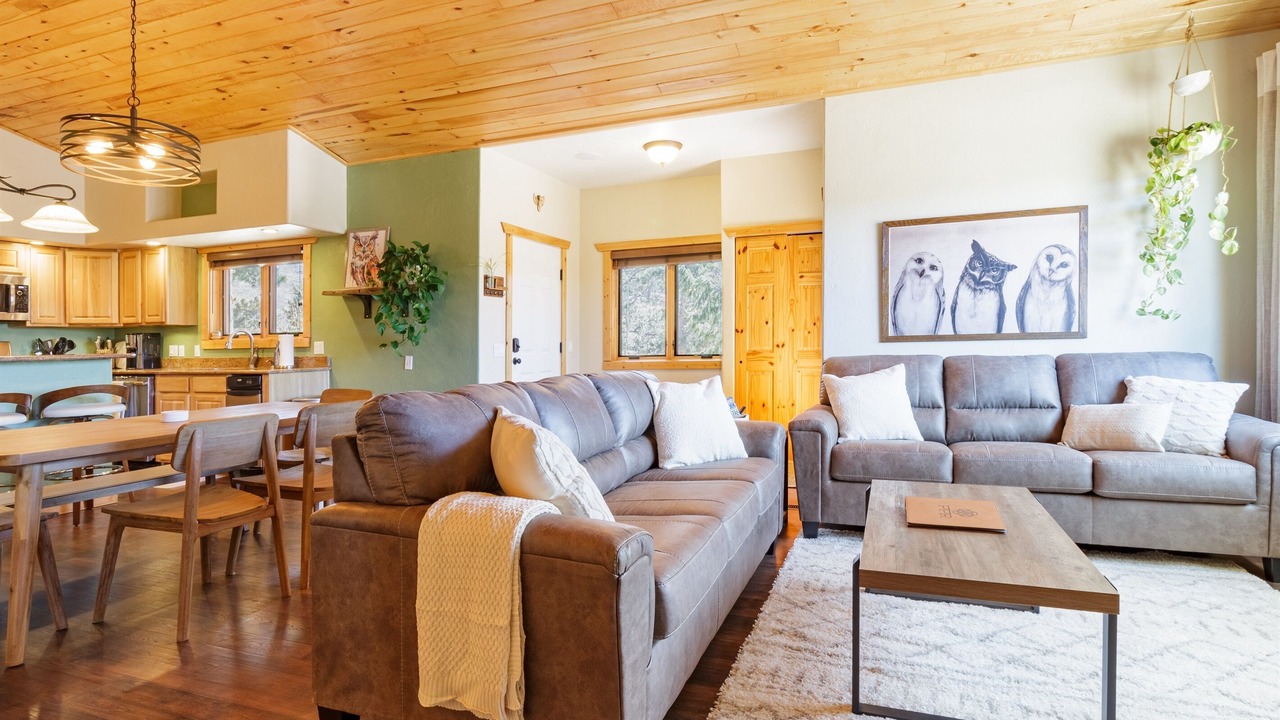 Photo of Livingroom in Woodland Park