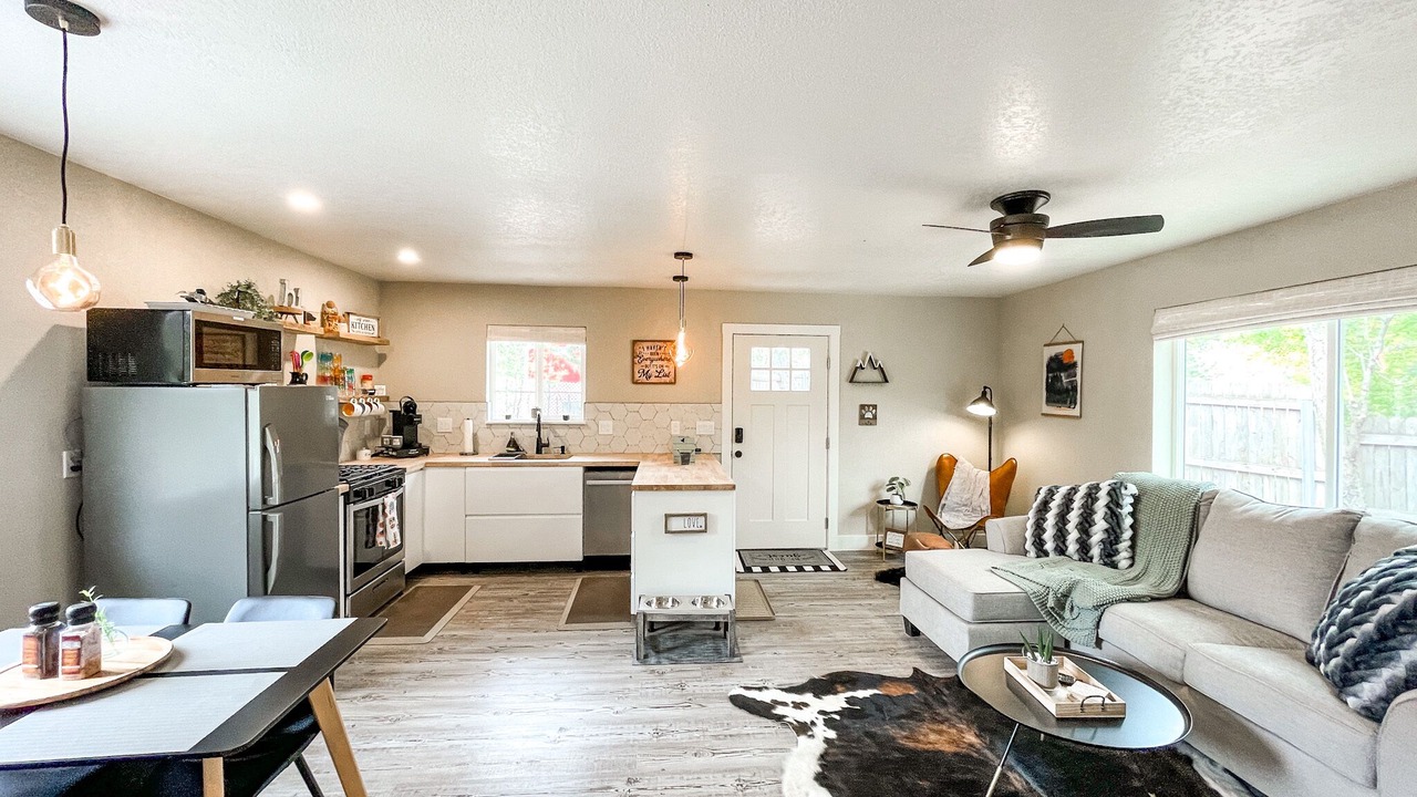 Photo of Livingroom in East Colorado Springs