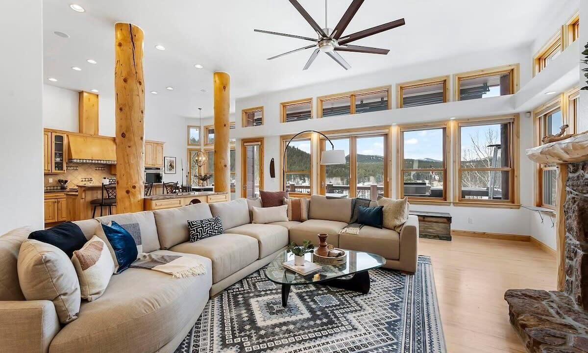 Photo of Livingroom in Bailey