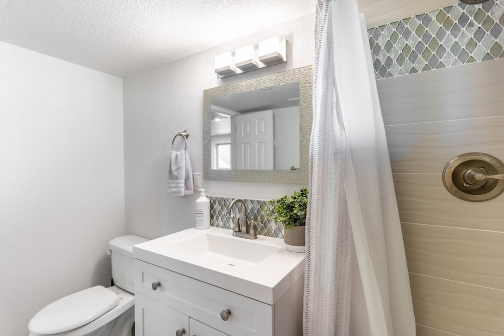 Photo of Bathroom in Scenic Heights