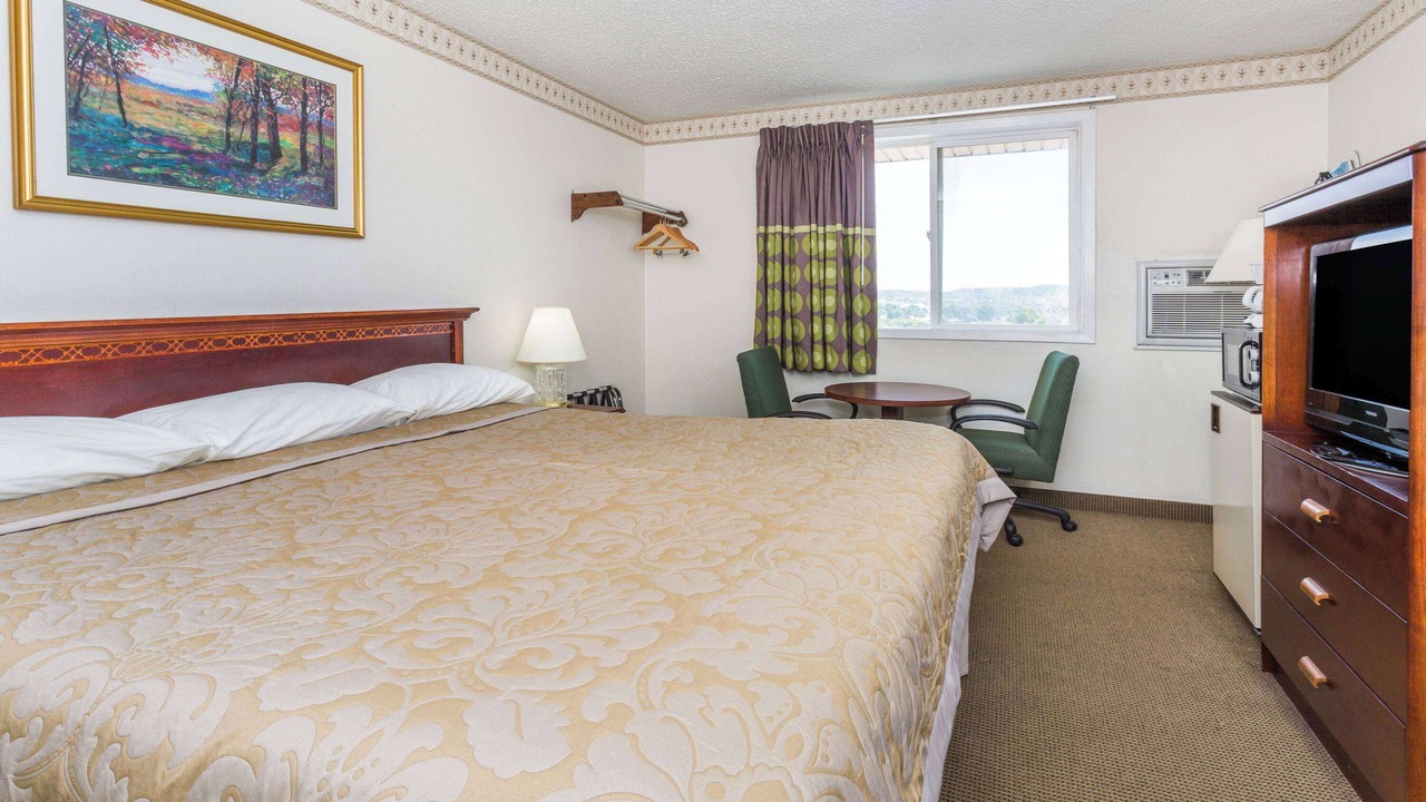 Photo of Bedroom in West Colorado Springs