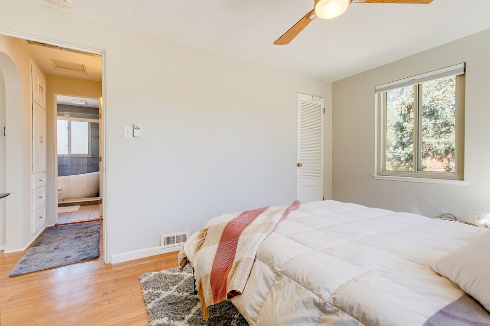 Photo of Bedroom in Edgewater
