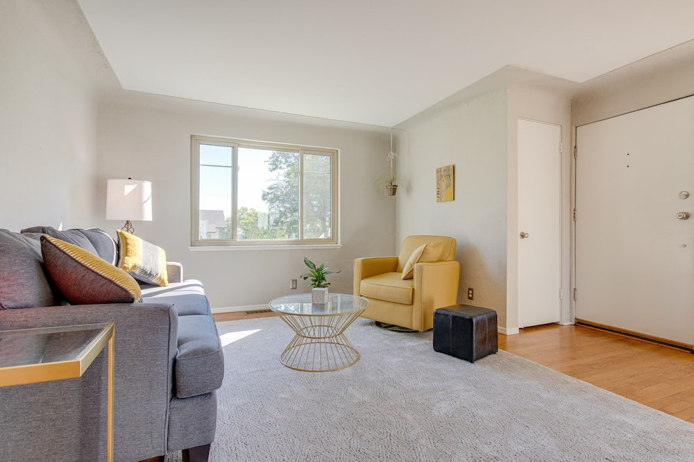 Photo of Livingroom in Edgewater