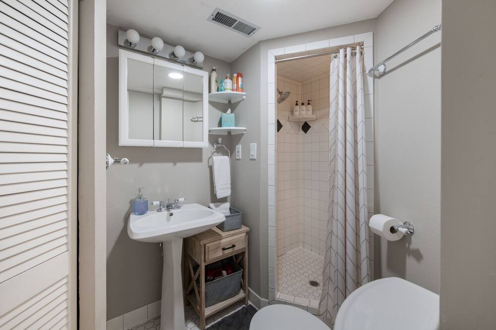 Photo of Bathroom in Arvada Plaza Area