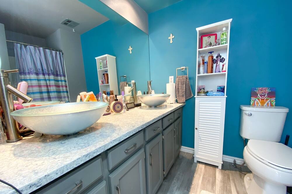 Photo of Bathroom in Dam East - West