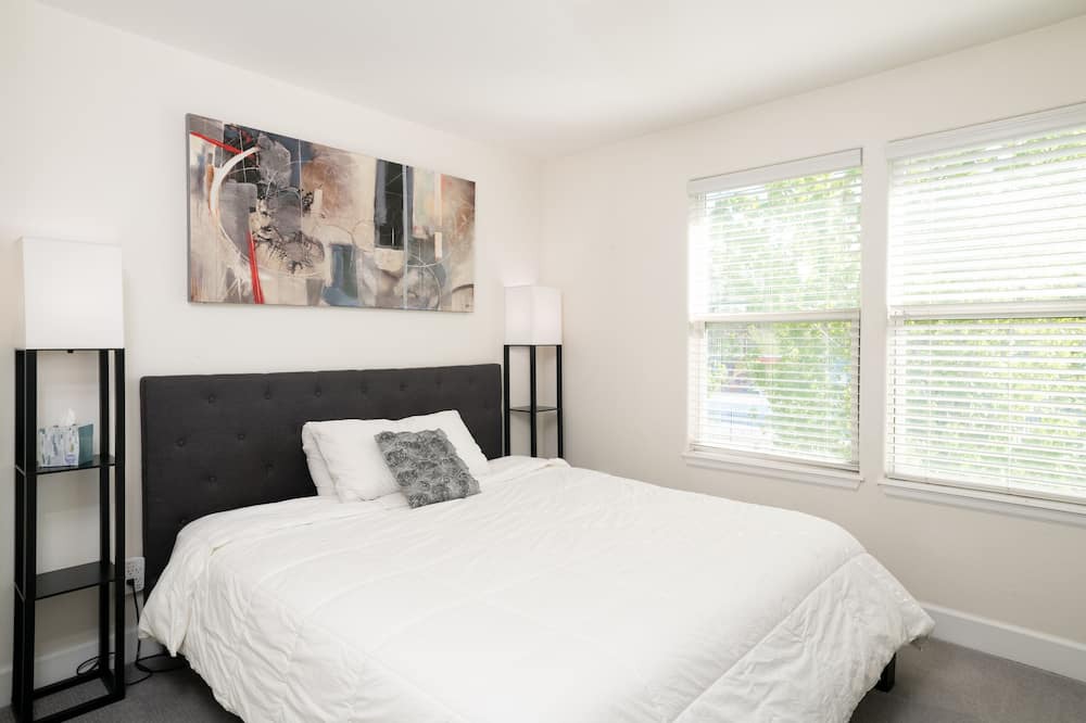 Photo of Bedroom in Curtis Park
