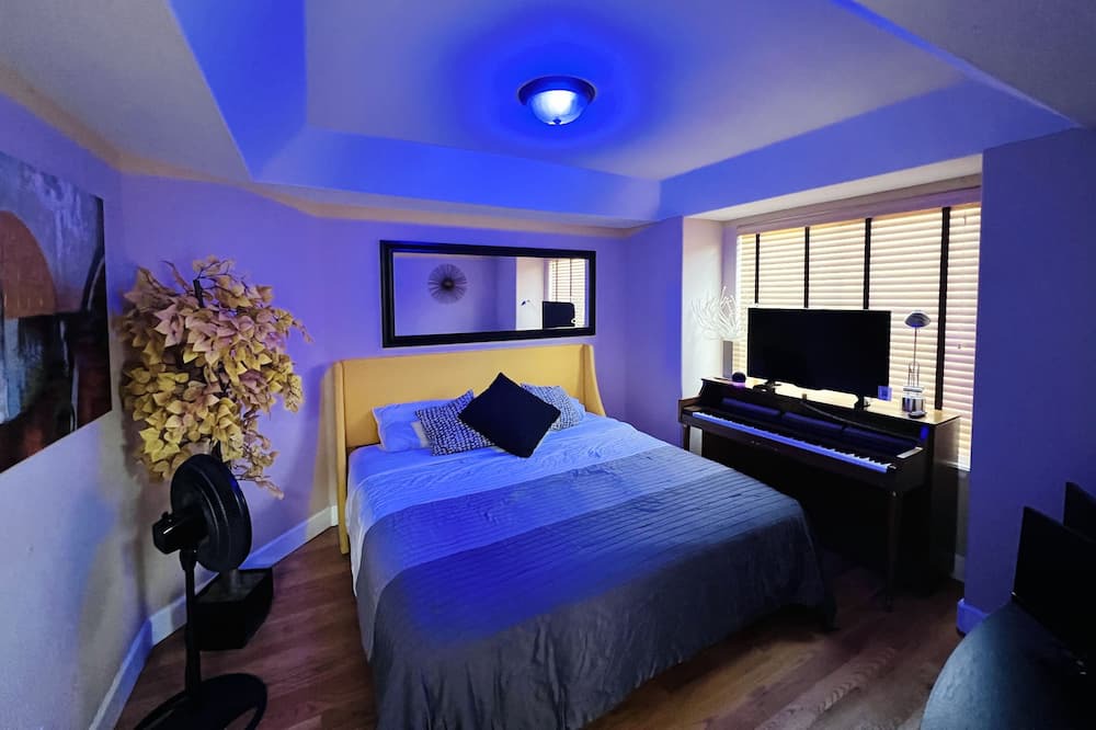Photo of Bedroom in Curtis Park