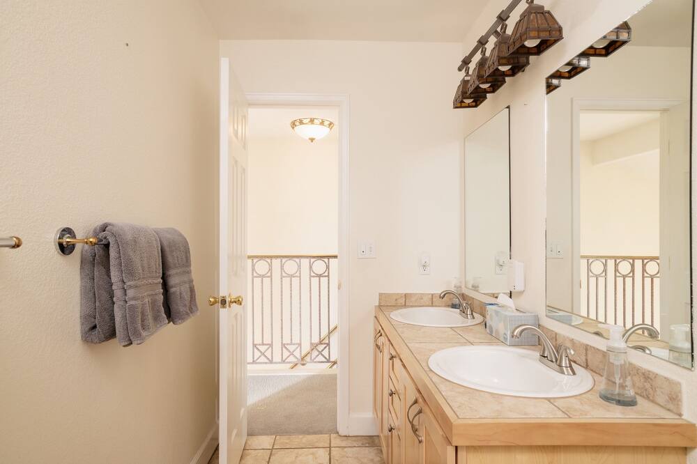 Photo of Bathroom in Curtis Park