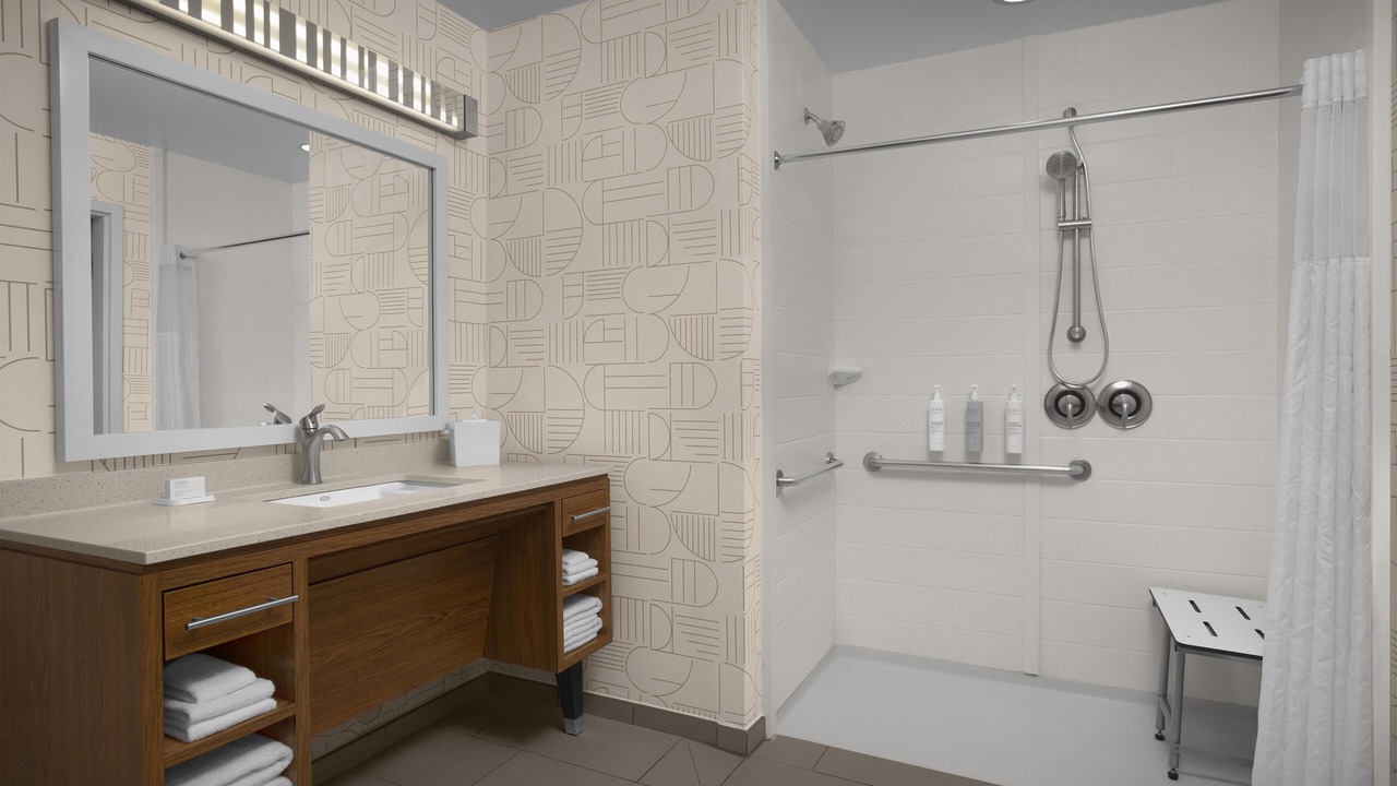Photo of Bathroom in Dupont