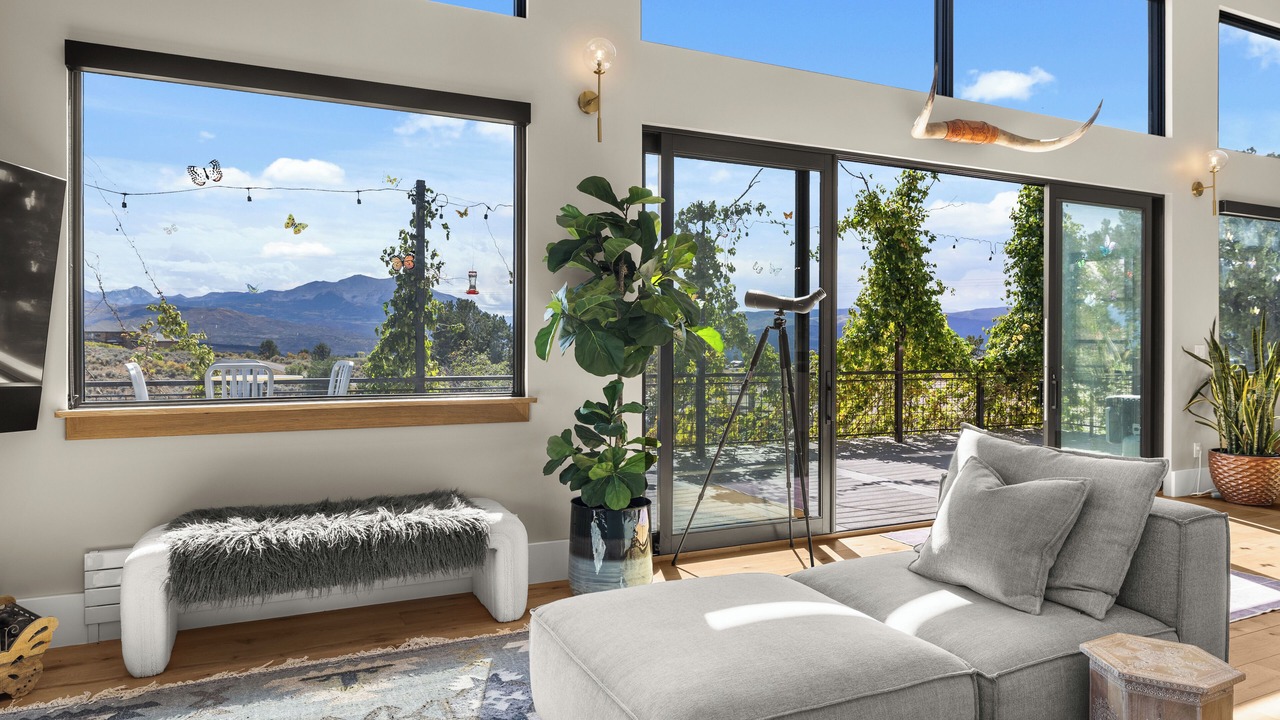 Photo of Livingroom in Missouri Heights