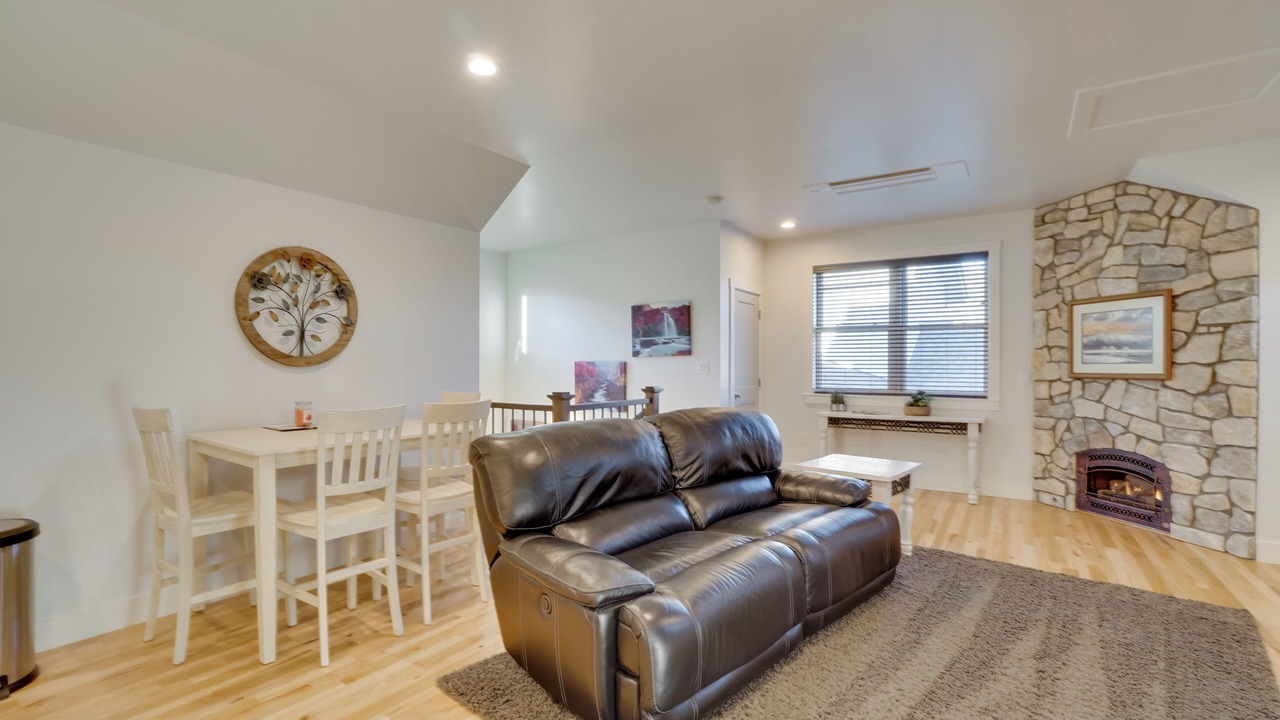 Photo of Livingroom in Castle Rock