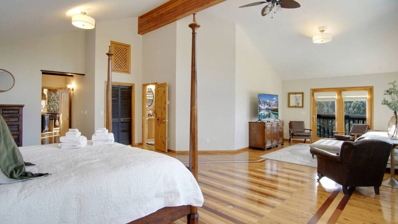 Photo of Bedroom in Shadow Mountain