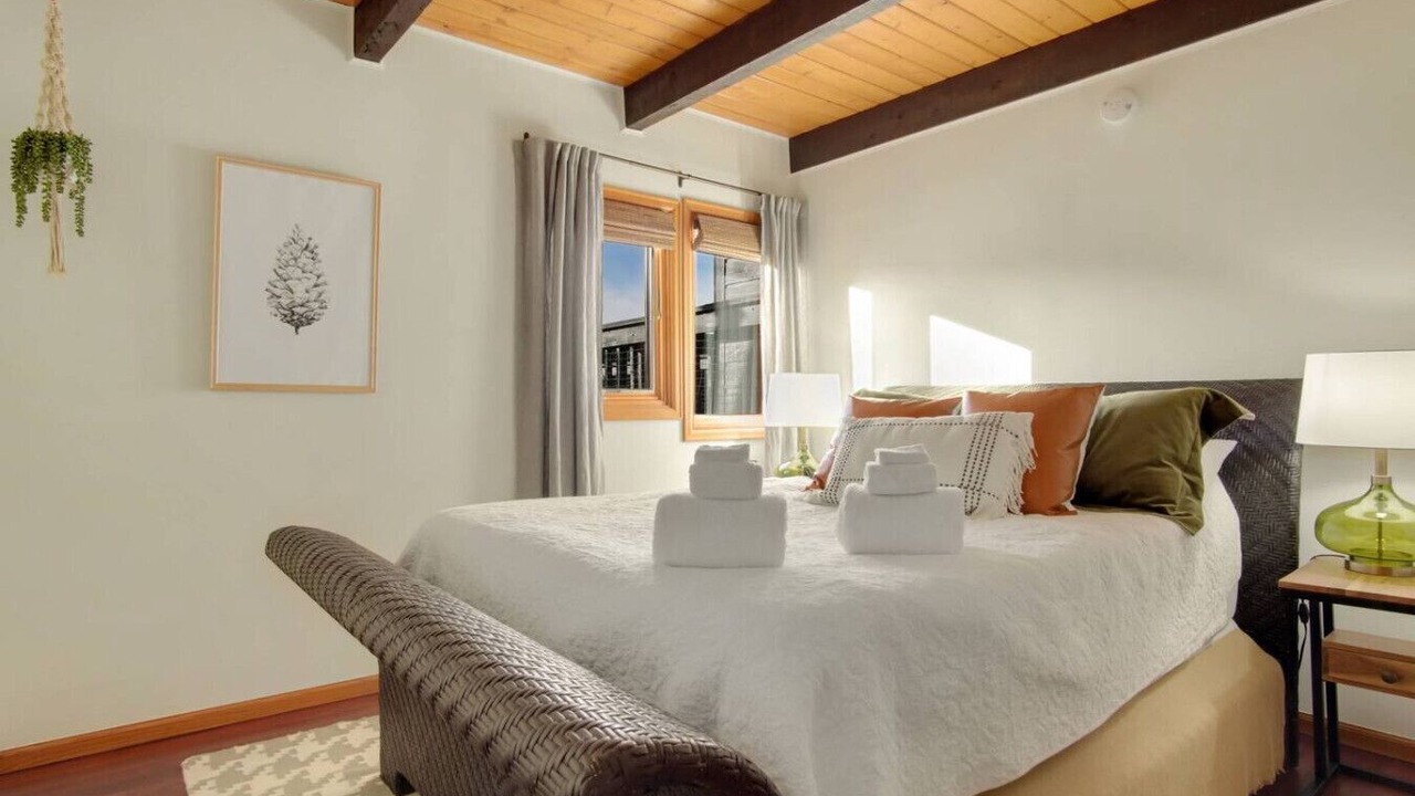 Photo of Bedroom in Shadow Mountain