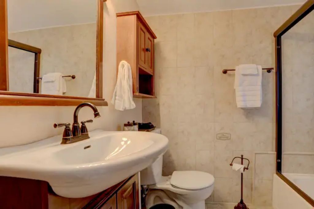 Photo of Bathroom in Curtis Park