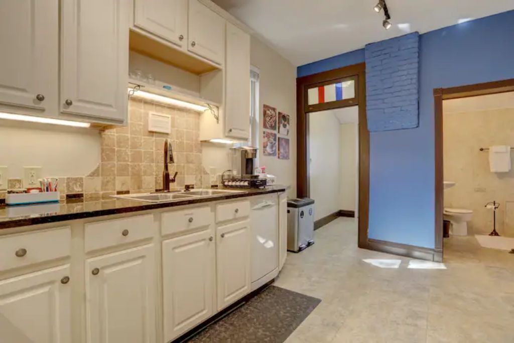 Photo of Bathroom in Curtis Park