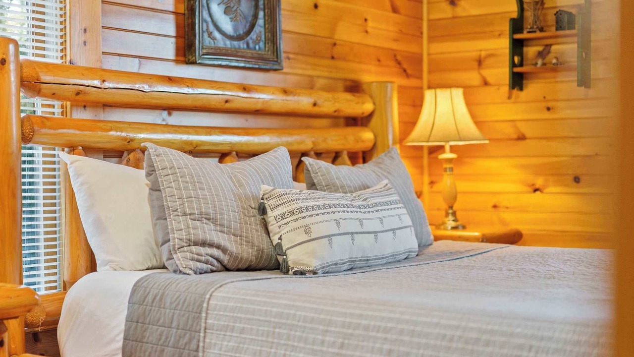Photo of Bedroom in Hemlock Hills