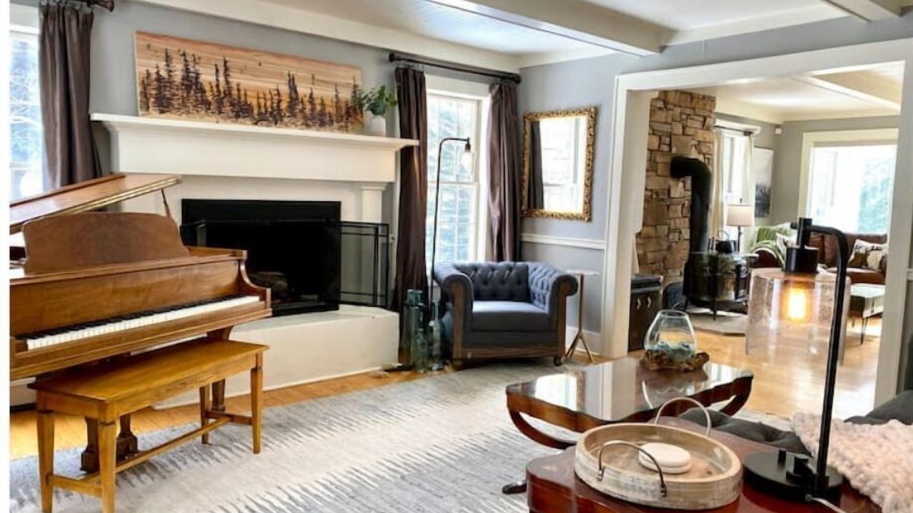 Photo of Livingroom in Evergreen