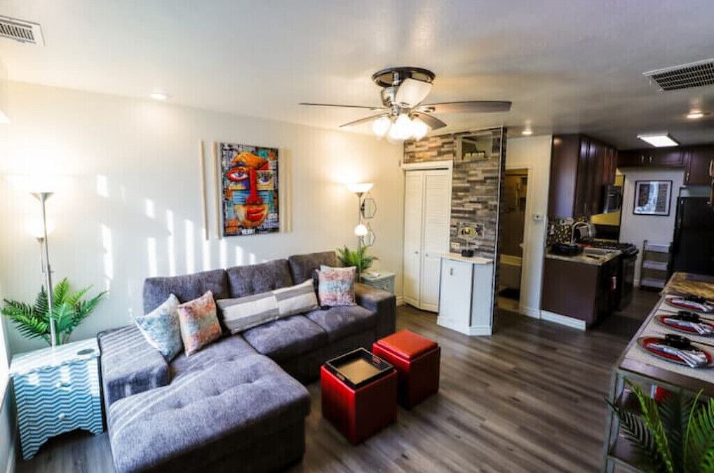Photo of Livingroom in Cole