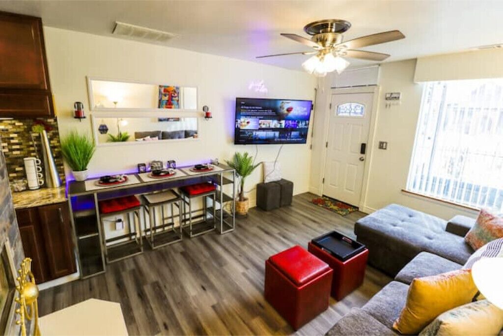 Photo of Livingroom in Cole