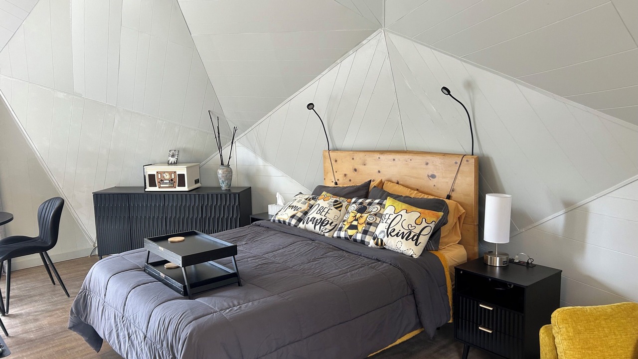 Photo of Bedroom in Indian Mountain