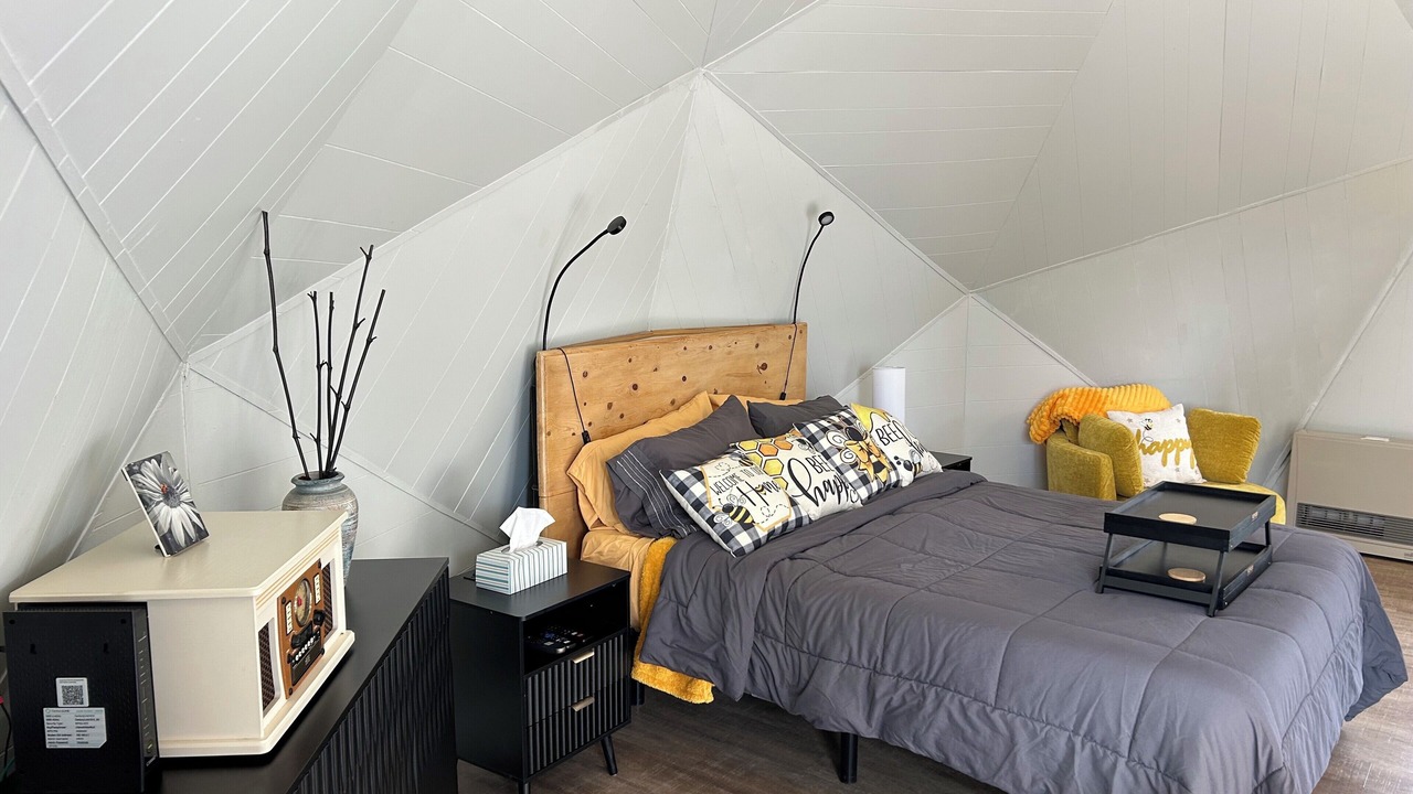 Photo of Bedroom in Indian Mountain