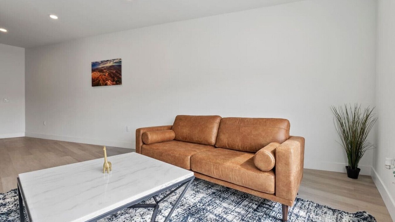 Photo of Livingroom in Aurora