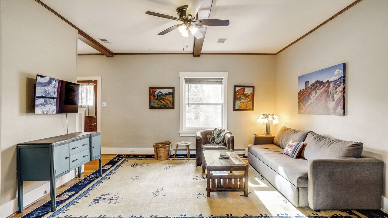 Photo of Livingroom in Golden