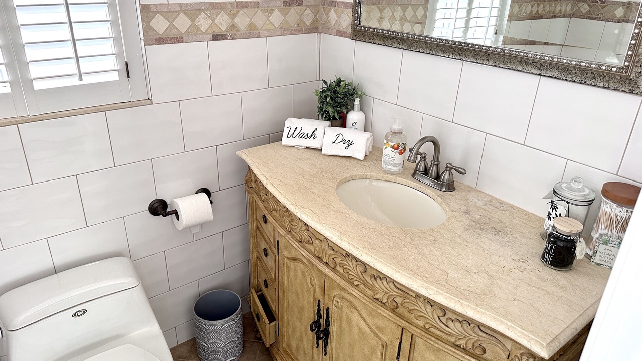 Photo of Bathroom in Garden Isles