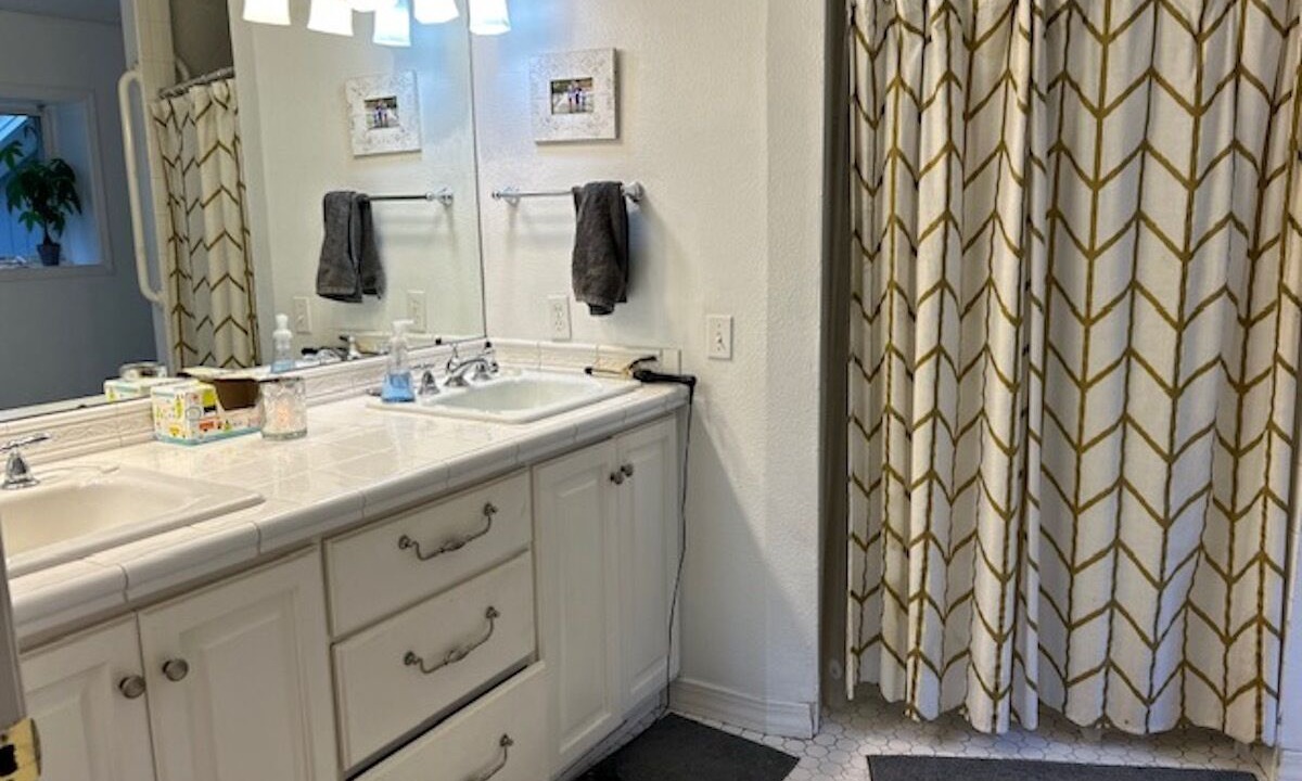 Photo of Bathroom in Peregrine