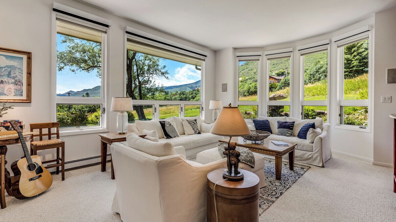 Photo of Livingroom in Glenwood Springs
