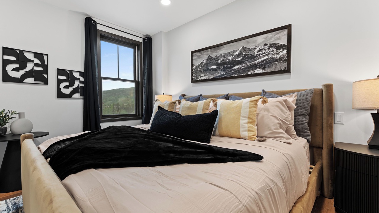 Photo of Bedroom in River Run