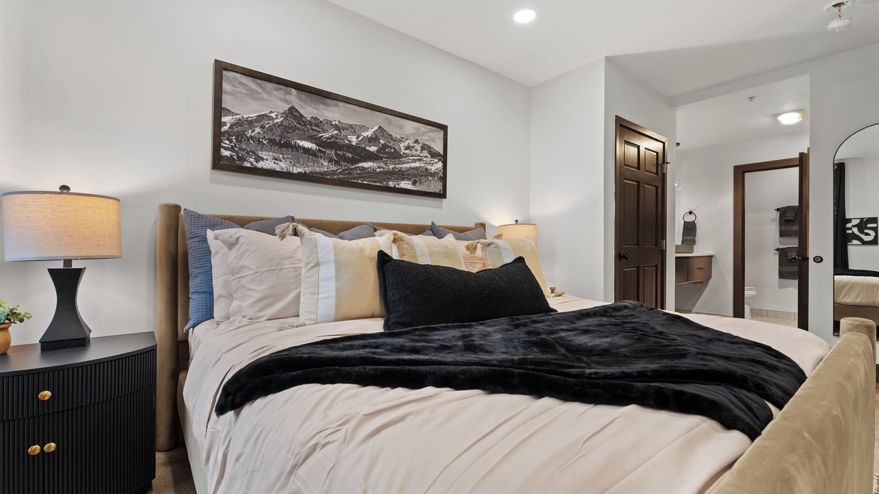 Photo of Bedroom in River Run