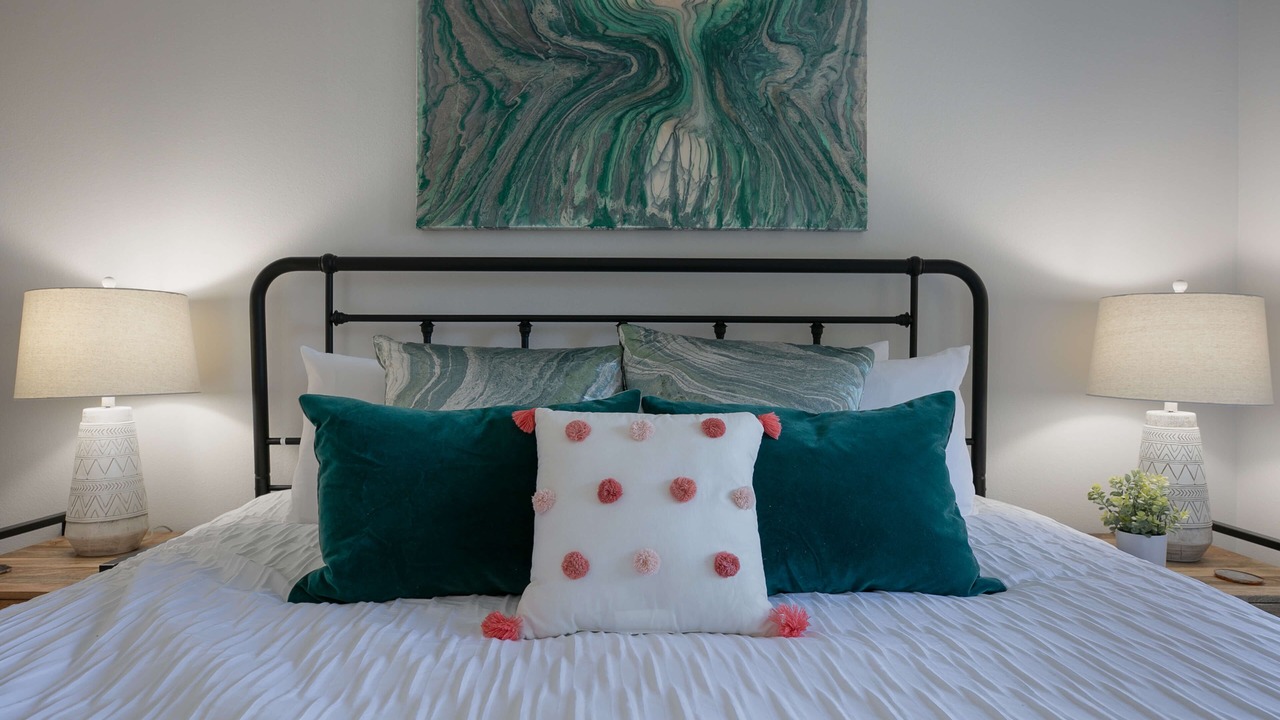 Photo of Bedroom in Peak 9