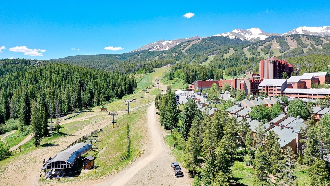 Photo of Outdoor in Peak 9