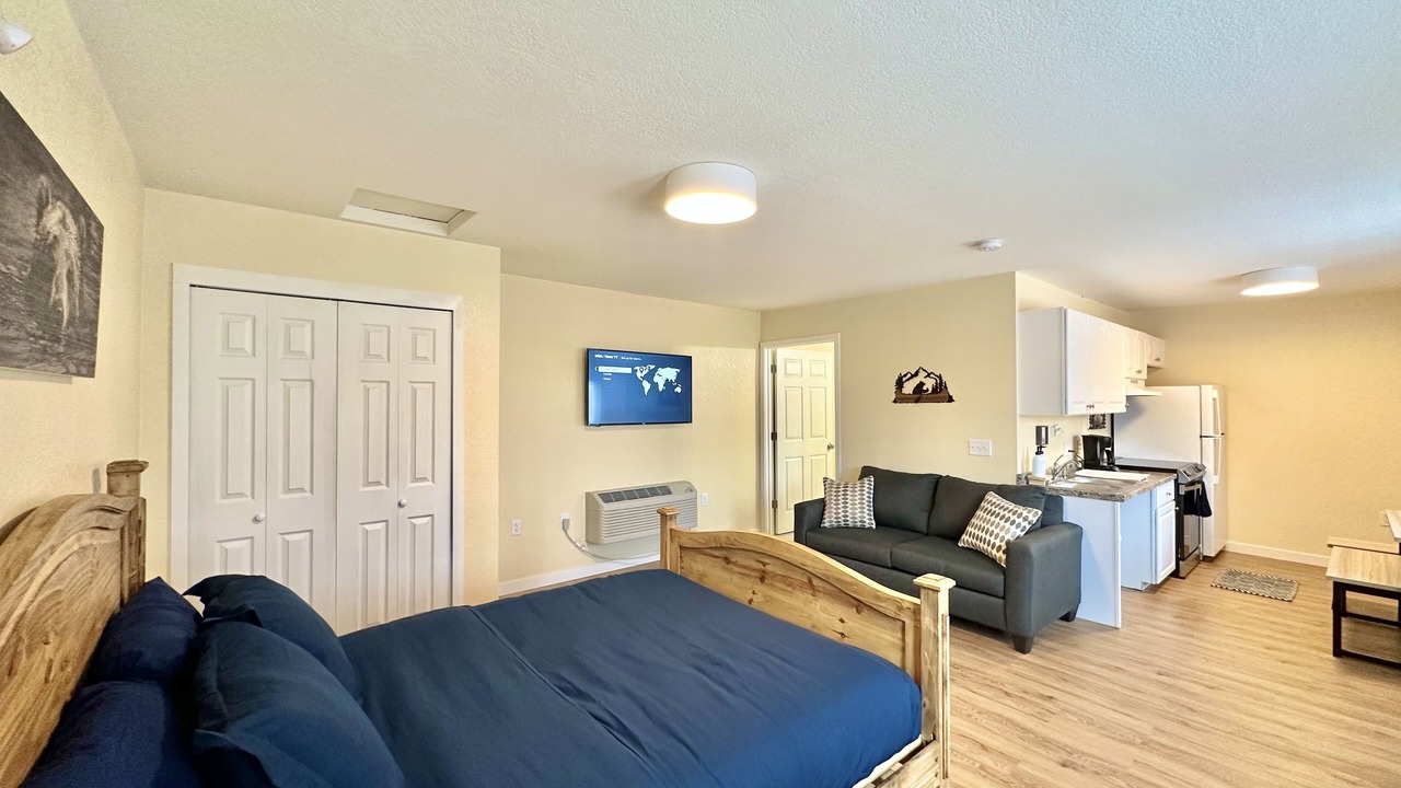 Photo of Bedroom in Central Colorado Springs