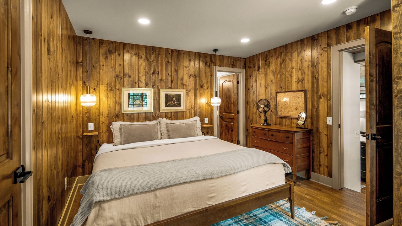 Photo of Bedroom in Cascade