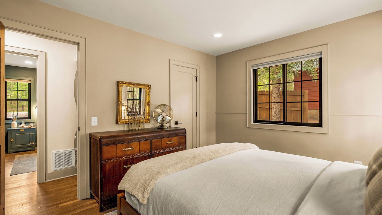 Photo of Bedroom in Cascade