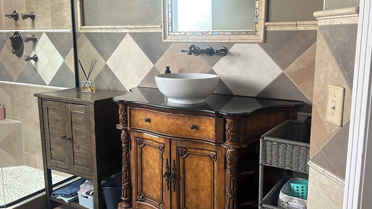 Photo of Bathroom in Tanoa and Hiwan