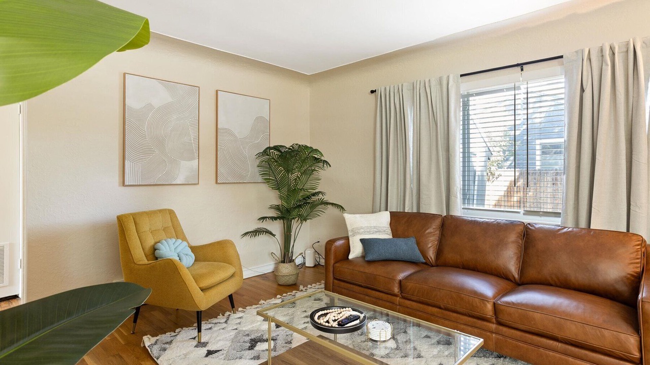 Photo of Livingroom in Aurora