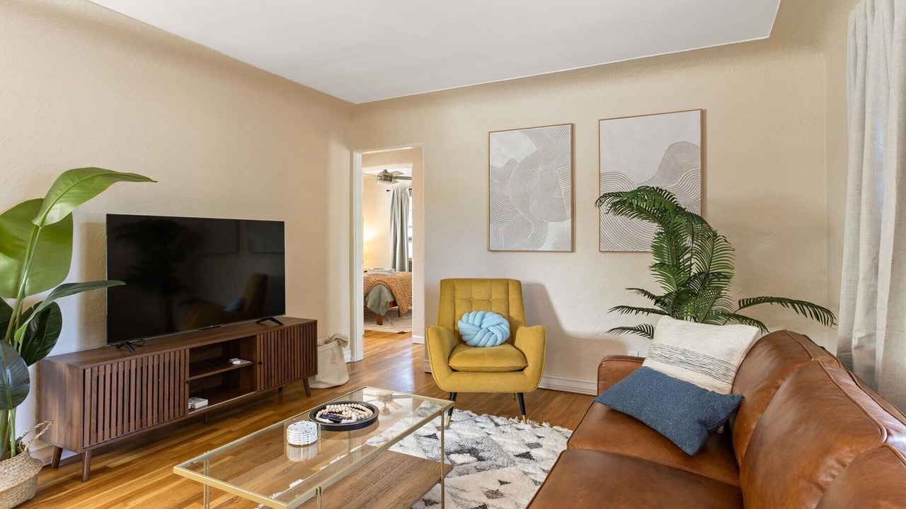 Photo of Livingroom in Aurora