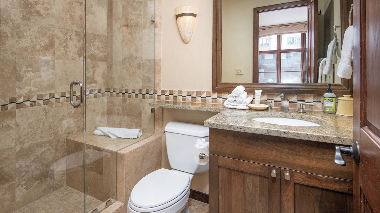 Photo of Bathroom in Highlands Townhomes