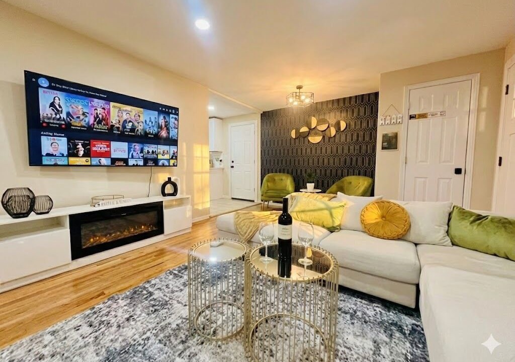 Photo of Livingroom in Dupont